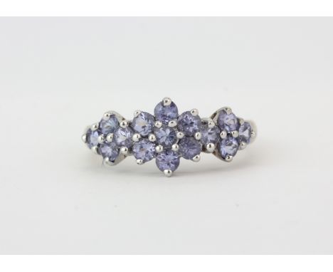 A 9ct yellow gold tanzanite set ring, (K).
