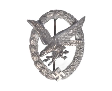 A WWII Second World War Third Reich Nazi German Luftwaffe Gunner and Flight Engineers badge. The badge depicting the national