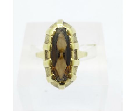 A 14ct gold ring, 3.7g, N