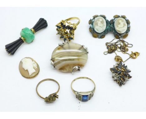 A silver mounted agate brooch, a cameo brooch, a sapphire pendant ring, an Art Deco brooch, a ring and a 9ct gold and silver 