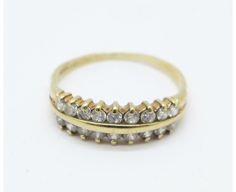 A 9ct gold and cubic zirconia ring, 1.9g