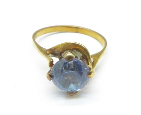 A 9ct gold and blue stone ring, 3.4g, O