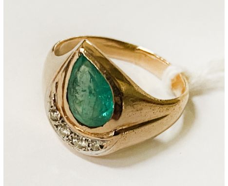 GOLD EMERALD DIAMOND RING 3.5 GRAMS APPROX - SIZE K/L