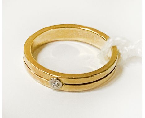 18CT GOLD BAND 4 GRAMS APPROX - SIZE K
