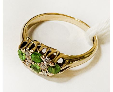 18CT GOLD EMERALD &amp; DIAMOND RING SIZE J/K