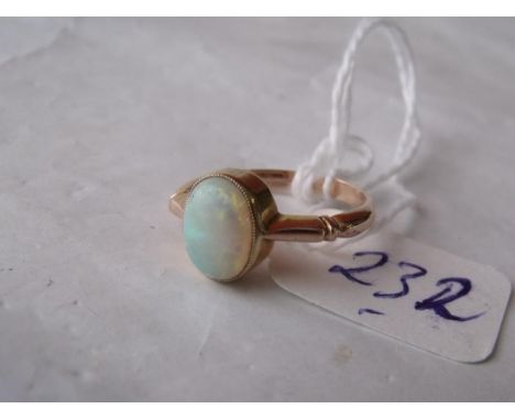 Plain 9ct opal mounted ring 'I'     