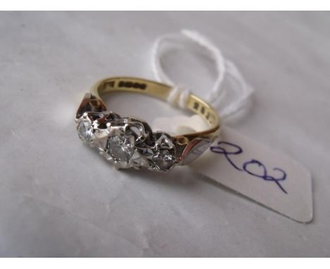 A vintage 18ct gold three stone diamond ring 'L'    