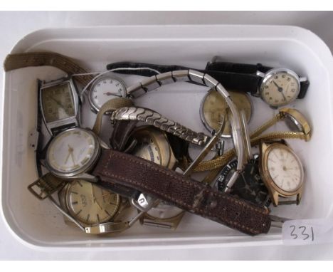 Quantity of vintage wrist watches     