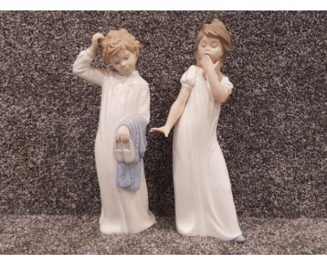 2x Nao by Lladro children figurines in nightgowns - boy &amp; girl