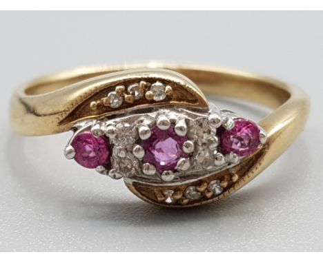 Ladies 9ct yellow gold ruby and diamond cluster ring 2.5g gross size M1/2