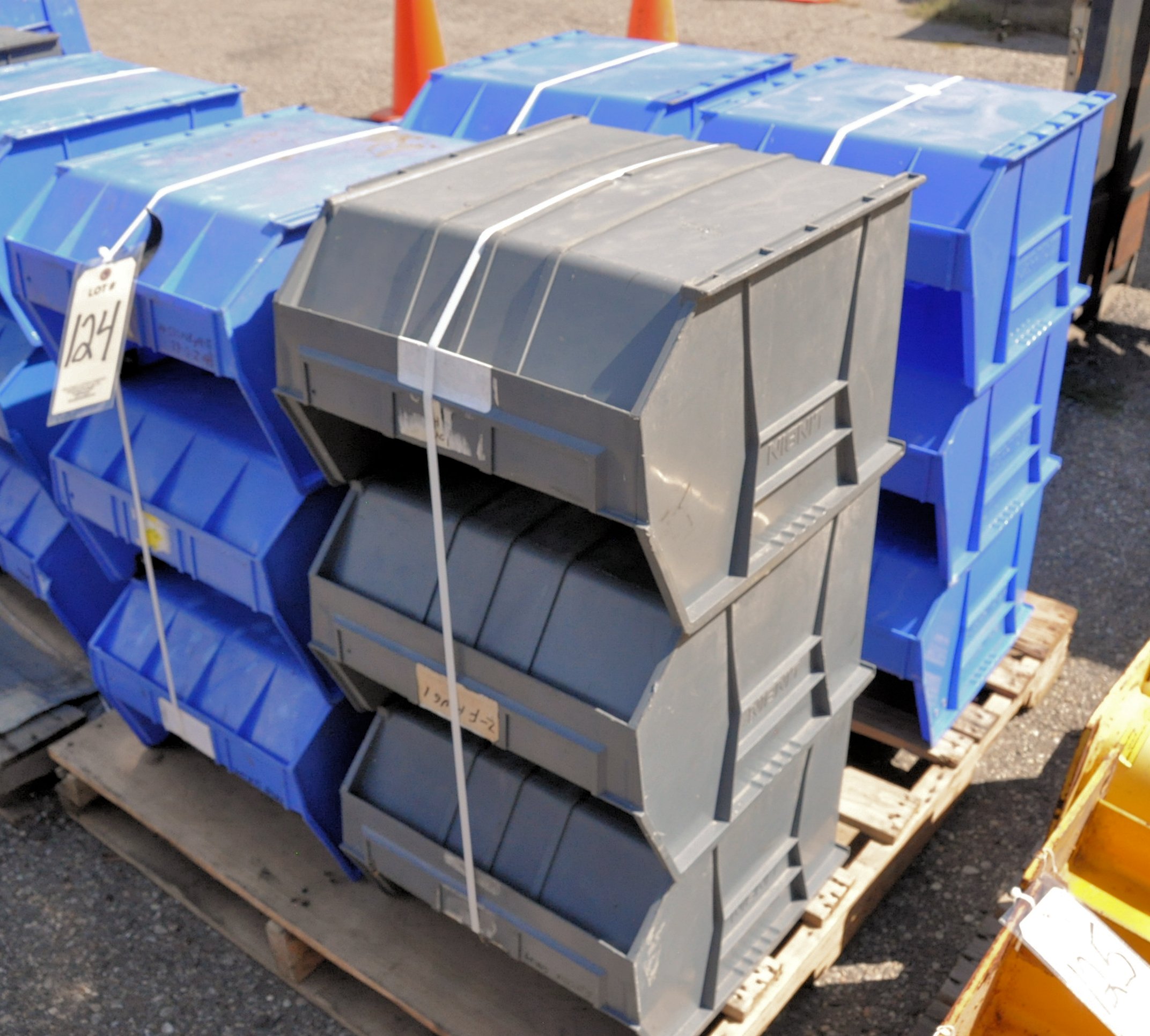 LotBulk Storage Bins on (1) Pallet