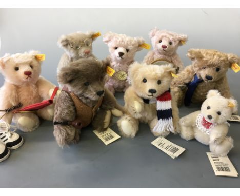 Eight Steiff bears including Grandpa and Grandma, girl, boy, baby, father, mother and 1907 Classic.