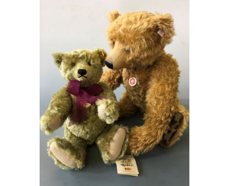 Two Steiff bears, 2013 limited edition Teddybar Desmond and 1920 classics teddybar 42.
