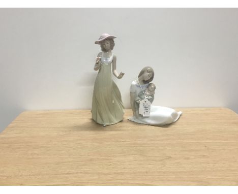 2 PIECES NAO ( LADY & LADY & CHILD )