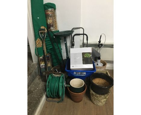 LARGE QTY OF GARDEN POTS & TOOLS