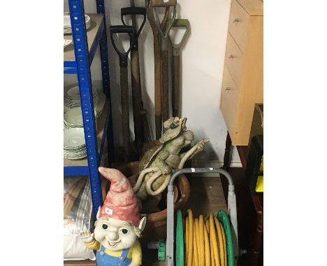 LARGE LOT OF GARDEN TOOLS & ORNAMENTS