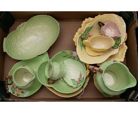 Collection of 1950s Carlton ware, kitchenwares, bowls, jugs, plates etc. Green and yellow leaf series.