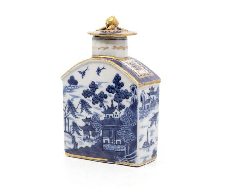 Mid 18th century blue and white Chinese Porcelain tea caddy with lid willow design.