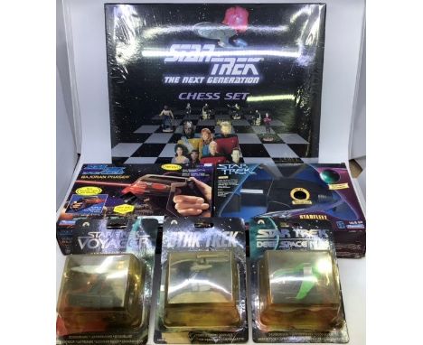 Star Trek Next Generation Chess Set, still sealed, Borg Ship, Starfleet Phaser, Bajoran Phaser, Phoenix Warp Drive Ship, Cold