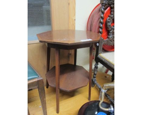 AN EDWARDIAN OCTAGONAL MAHOGANY AND CROSS BANDED TWO TIER OCCASIONAL TABLE 69cm (h) x 51cm (w) x 51cm (d)