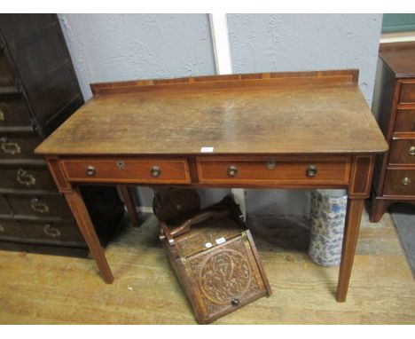 A GEORGIAN MAHOGANY SIDE TABLE with satinwood string inlay and two frieze drawers on tapering legs 87cm (h) x 122cm (w) x 53c