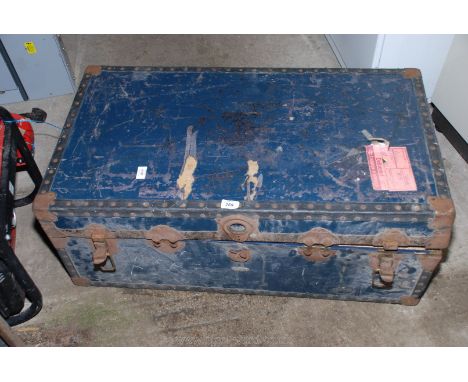 Travel trunk, one lock a/f.