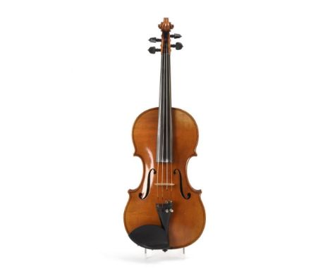 Meistergeige. Markneukirchen. Innen gedruckter Klebezettel "Made by Marma Musikindustrie / Karl Bauer, Markneukirchen i.Sa. /
