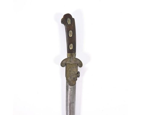 Barocke Jagdwaffe mit Lederscheide.             L der Waffe 71,5 cm.             Jagdschwert oder Malchus. Breite, einschneid