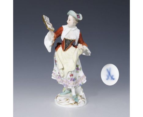 Figur aus der Galanten Kapelle: Sängerin. Meissen. 1880-1923. Modell-Nr. 15 (neue Form-Nr. 60045).             Höhe: 13,5 cm.