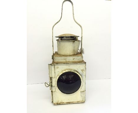 A BR(M) White Buffer End Lamp with single Red lens. Good working order.