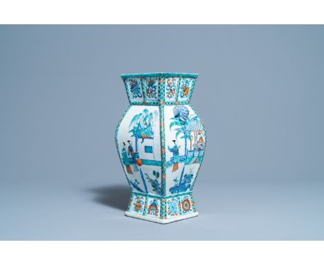 Full title: A Chinese doucai vase with elephant handles, Qianlong/JiaqingDescription: H.: 40 cm