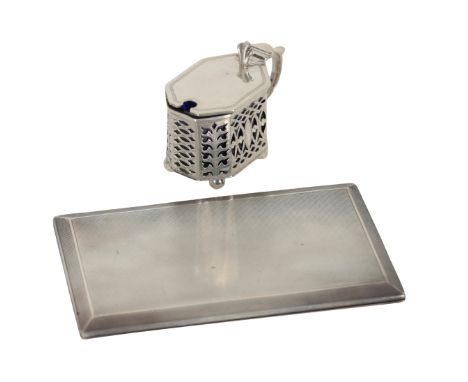 A SMALL QUANTITY OF SILVER ITEMS including a silver cigarette case by Mappin and Webb, London, 1937, of rectangular form with