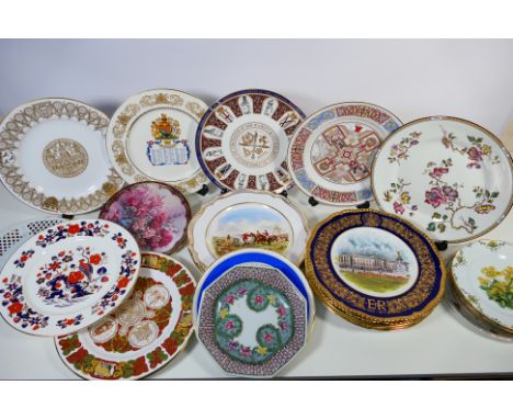 A quantity of collector / cabinet plates to include Spode, Wedgwood, Coalport, Aynsley, Royal Albert and other. [W]

NOTE: IN