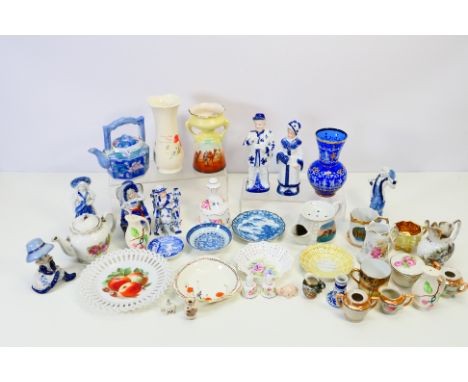 A mixed lot of ceramics to include Oriental, Spode, continental and similar. [W]

NOTE: IN HOUSE SHIPPING IS NOT AVAILABLE FO