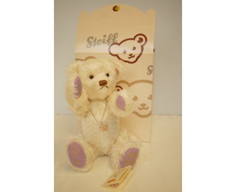 Steiff teddy bear - The Queen of hearts with COA & original box