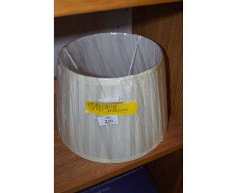 PLEATED 30CM LAMP SHADE
