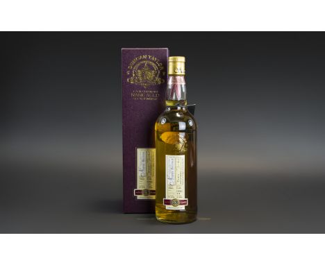 Duncan Taylor - Superb Cask Strength Rare Auld Single Grain Scotch Whisky. Aged 28 Years, Ltd Edition. Date Distilled 07-1978