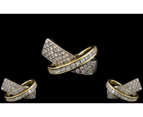 Ladies - Superb Designer Diamond Set Dress Ring, Set with High Grade Modern Round Brilliant Cut and Baguette Cut Diamonds In 