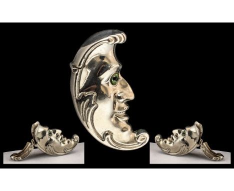 Vintage Sterling Silver Novelty ' Man In the Moon ' Vesta Case. Not Marked but Tests Silver. Excellent Condition, Closes Tigh