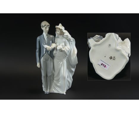 Nao by Lladro Hand Painted Figure ' Wedding Day ' Bride and Groom. Ref No 01199. Height 12 Inches - 30 cms. 1st Quality and M