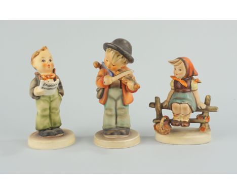 3 Figuren, Hummel, 1950er Jahre  "Heldentenor (Solist)", Nr.135, mit M.I.Hummel-Schriftzug, Entwurf Arthur Möller 1940, H.12c