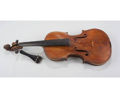 Violine, Anfang 20. Jh. mit undeutlichem Modellzettel, wohl: "Antonius Stradivarius Cremonensis Faciebat anno 1726", ungeteil