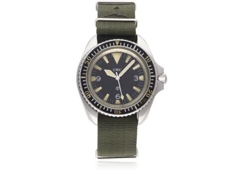 A VERY RARE GENTLEMAN'S STAINLESS STEEL BRITISH MILITARY CWC AUTOMATIC ROYAL NAVY DIVERS WRIST WATCH DATED 1980, WITH MOD DIA