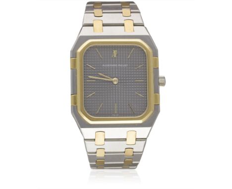 A GENTLEMAN'S STEEL & GOLD AUDEMARS PIGUET ROYAL OAK BRACELET WATCH CIRCA 1990s, WITH CLOUS DE PARIS DIAL Movement: Quartz, s