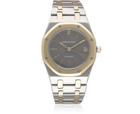 A GENTLEMAN'S STEEL & GOLD AUDEMARS PIGUET ROYAL OAK BRACELET WATCH CIRCA 1990s, WITH CLOUS DE PARIS DIAL Movement: Automatic