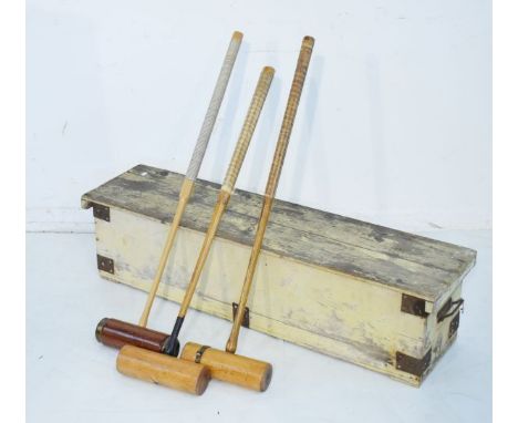 Vintage Slazenger croquet set, cased, etc   Condition: 