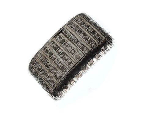 French white metal rectangular snuff box with allover engraved decoration and hinged cover   Condition: 