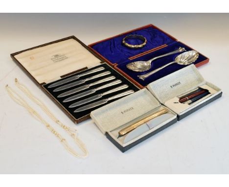 Triple strand seed pearl necklace, cased, pair of silver plated serving spoons, cased, Parker gold plated fountain pen and th