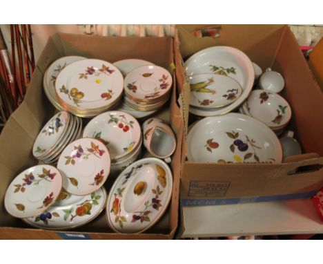 TWO TRAYS OF ROYAL WORCESTER EVESHAM TEA AND DINNER WARE 