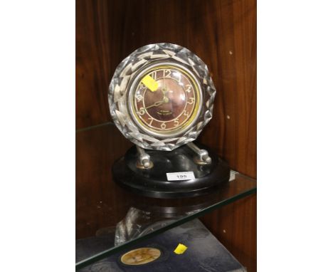 AN ART DECO STYLE MANTLE CLOCK